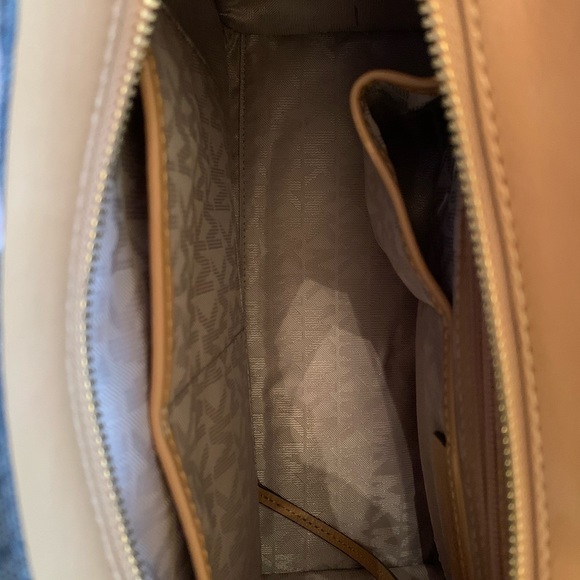 Michael Kors Brown/Tan Shoulder Purse NWOT - Picture 5 of 8